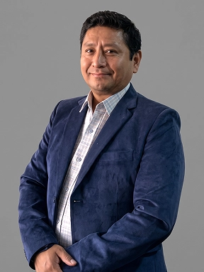 Oscar Blas: Abogado especialista